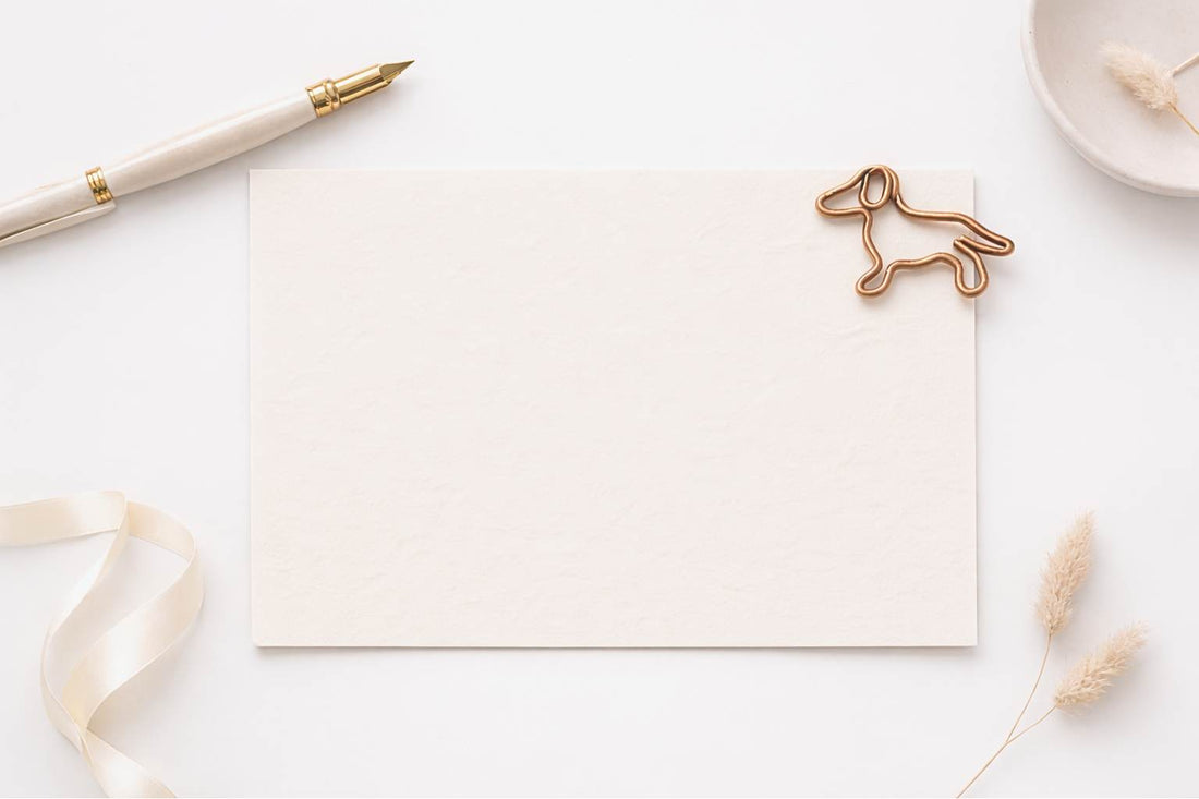 Büroklammern Dackel für Ordnung am Schreibtisch, minimalistisch